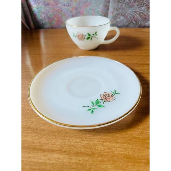 Vintage Anchor Hocking Fire king oven ware tea, cup and saucer - Picture 8 of 10